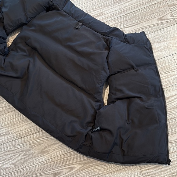 Nuuds Cropped Puffer Vest - Picture 10 of 13